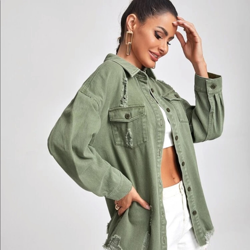 Flap Pocket Ripped Raw Hem Denim Jacket
